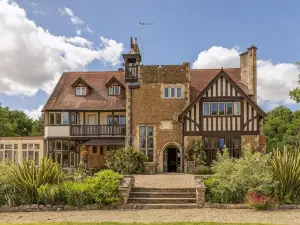 Farnham House Hotel