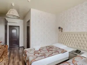 Gold Hotel