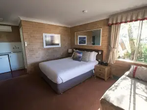Anchor Bay Motel