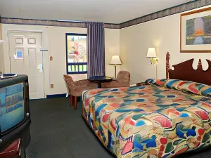 諾克羅斯-I-85亞特蘭大速8飯店