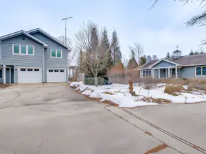 Lakefront Sturgeon Bay Retreat w/ Private Beach!