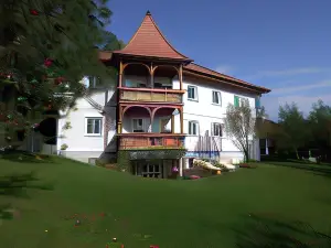 Attersee Gartenvilla