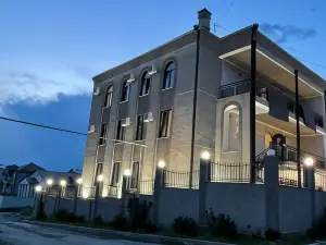 Decca Hotel
