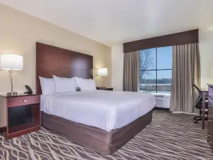 Cobblestone Hotel & Suites - Rhinelander
