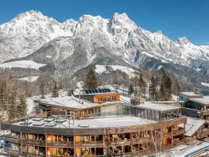 Holzhotel Forsthofalm