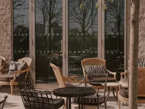 Maison Heler Metz, Curio Collection by Hilton