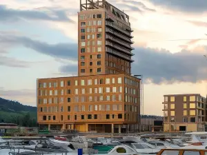Wood Hotel by Frich's