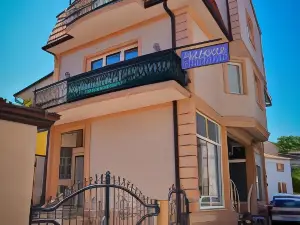 Goldy Hostel
