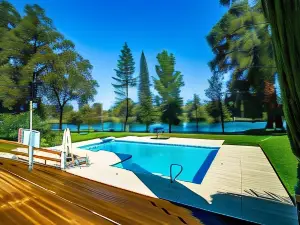 Luxury Riverside Estate - 3Br Home or 1Br Cottage or Both - Sleeps 14 - Swim, Fish, Relax, Refresh