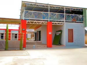 Shakwaneng Lodge