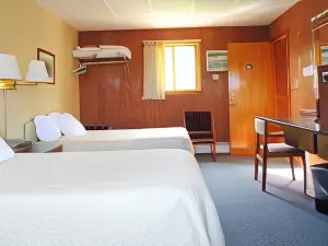 Indianhead Ironwood Hotel