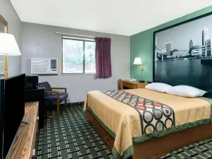 Super 8 by Wyndham Twinsburg/Cleveland Area