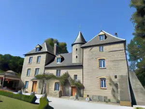 Château de la Borde à Ussel, Centre-Ville, Proche Autoroute A89