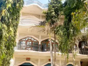 Hotel O Shubham Palace