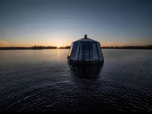 Room in Lodge - Peace & Quiet Hotel Floating Glass Room for 2 Guests Experience Northern Lights