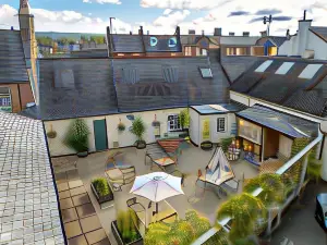 Buccleuch and Queensberry Arms Hotel