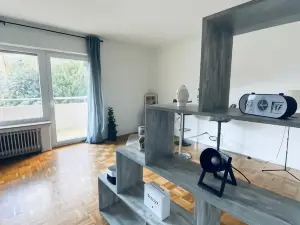 Zentral Gelegenes Apartment - Dsl, Küche, Balkon, Parkplatz