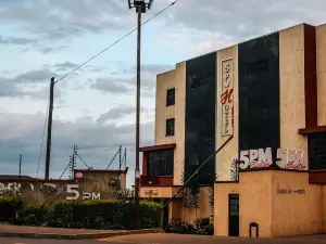 5 PM Hotel