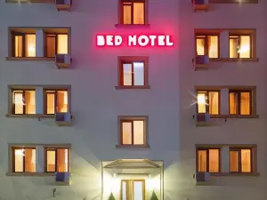 Red Hotel