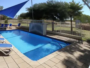 Halls Creek Motel