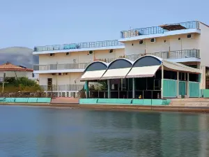 Artemis Hotel