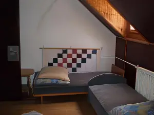 Vizimalom Kemping, Panzio es Etterem