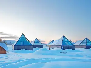 Aurora Pyramid Glass Igloos