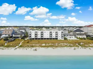 2Br, 2Bath Condo Oceanfront Getaway with Pool