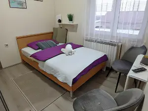 Apartmani I Sobe Kočiš