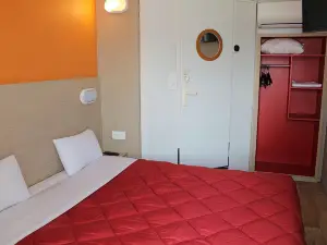 Premiere Classe Saint Quentin EN Yvelines - Elancourt