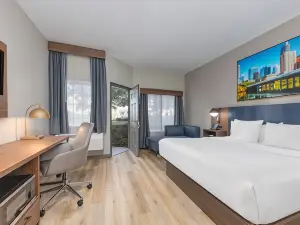 La Quinta Inn & Suites by Wyndham Dallas DFW Airport North