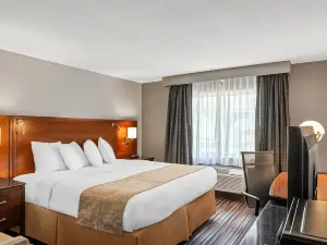 แทรเวิลลอดจ์ บายวินด์แฮม บลูมิงตัน