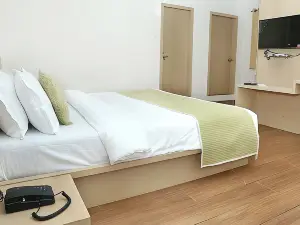 뉴 호텔 쉬리 라다 크리슈나 팰리스