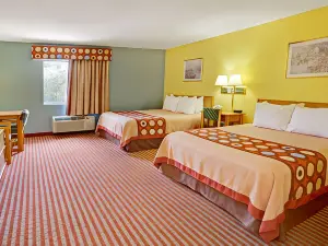 Super 8 by Wyndham Pasadena