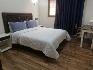 호텔 스쿨 에르사트 아즈루