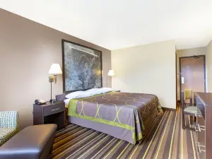 Super 8 by Wyndham Weston WV