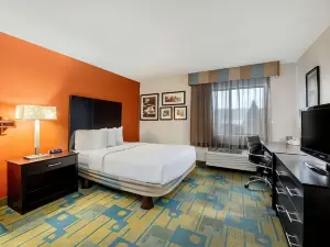 La Quinta Inn & Suites by Wyndham Mansfield Oh