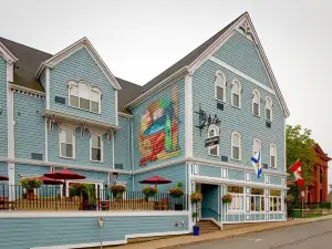 Lunenburg Arms Hotel
