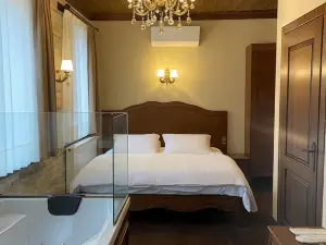Dionysos 1789 Boutique Hotel