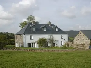 Alltybrain Farm Cottages and B&B