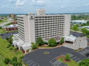 DoubleTree by Hilton Hotel St. Louis - Westport