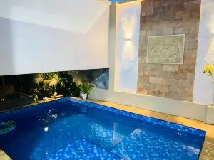 Raden Hill Villa N Pool