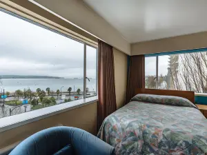 English Bay Hotel