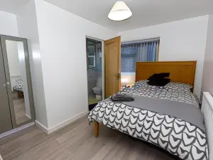 Comfortable Stay in Shirley, Solihull - Room 1