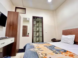 Grover International Hotel