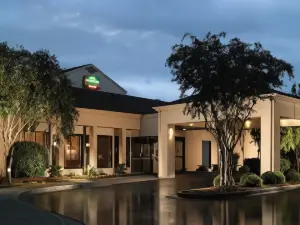 Courtyard Macon