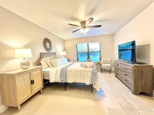 New Relaxing Family Home - Perfect Choice in Great Neighborhood - Spacious