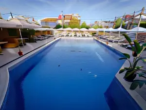 Almar Luxury