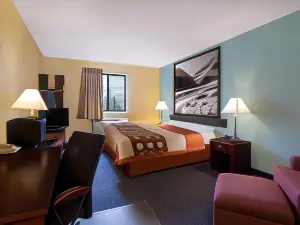 Super 8 by Wyndham Helena