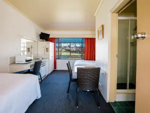 Boulevard Motel